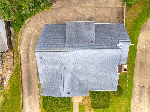 4th image of 1496 Columbus Cir