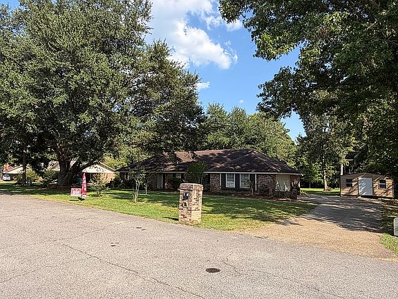 2nd image of 10 Jil Marie Cir