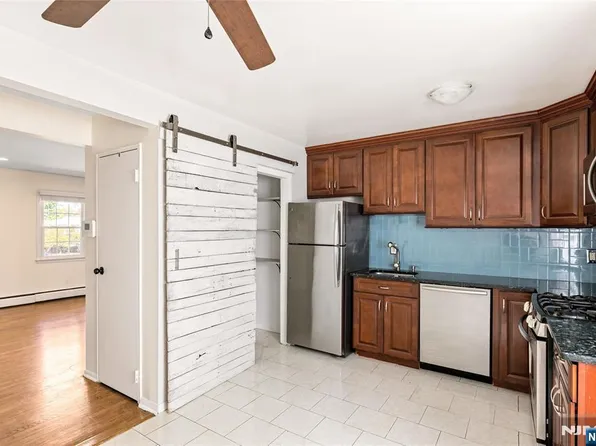 523 Pitney Pl, Morristown, NJ 07960