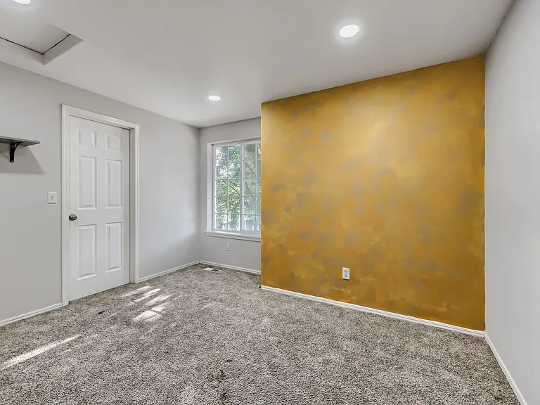 4605 SW 164th Ter — Photo 17