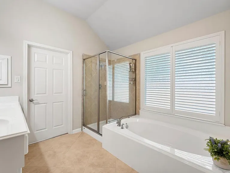 14902 Whispy Green Ct — Photo 16