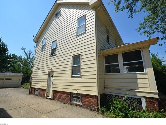 3rd image of 1430 E 221st St