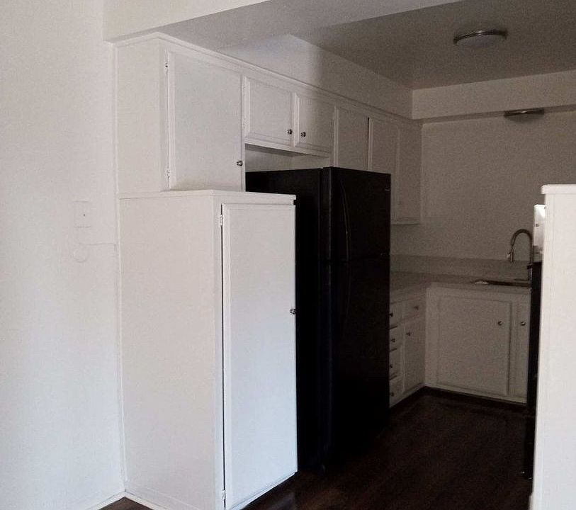 1st image of 6125 S Victoria Ave APT 4