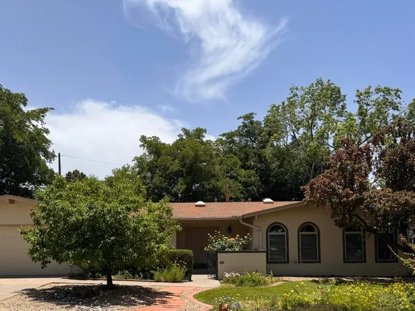 7704 Spring Ave NE, Albuquerque, NM 87110