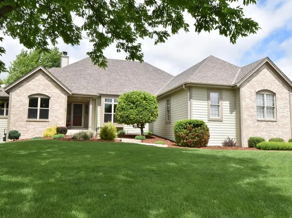 N29W26221 Coachman DRIVE, Pewaukee, WI 53072