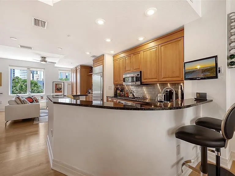 235 Cocoanut Ave #128E — Photo 19