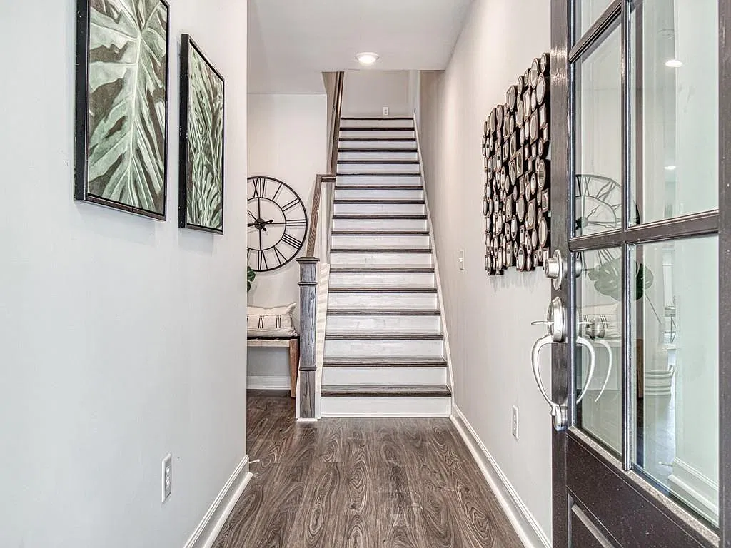 3 bed, 2.5 bath, 1872 sqft, $2,600 — Photo 2
