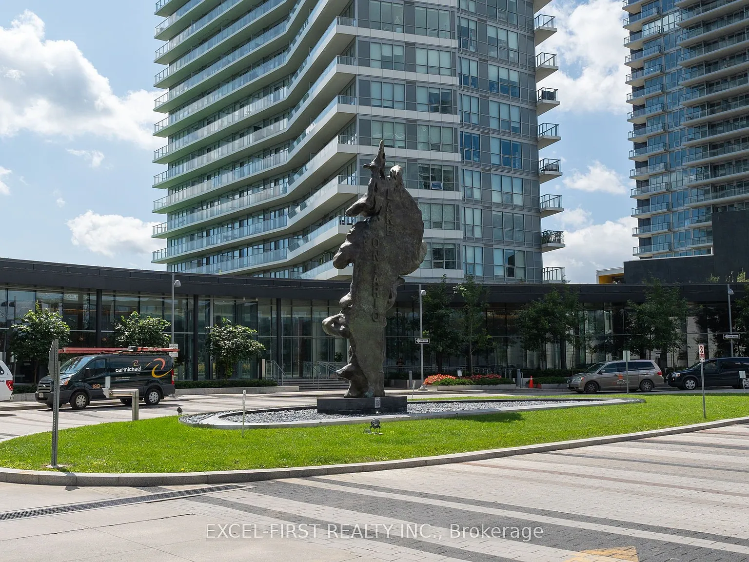 2 bed, $2,400 — Photo 2