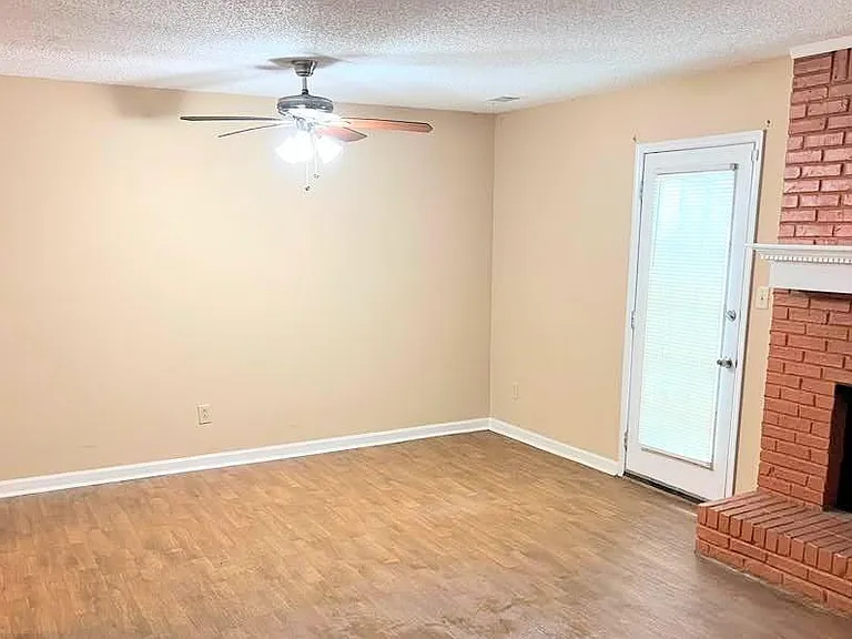 8067 Creekstone Way — Photo 7