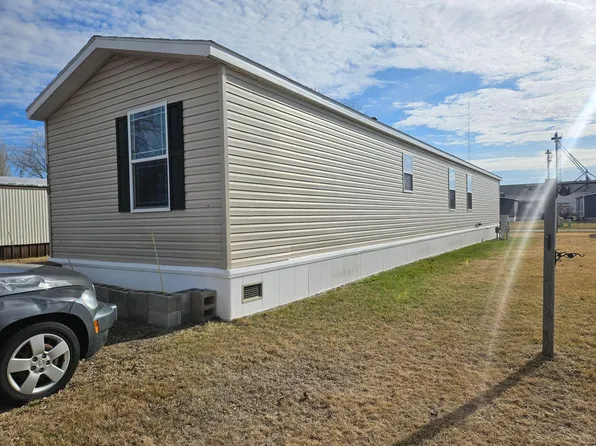 110 Calumel Ave S, Thief River Falls, MN 56701