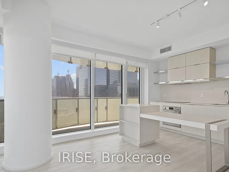 197 Yonge St #3405 — Photo 4