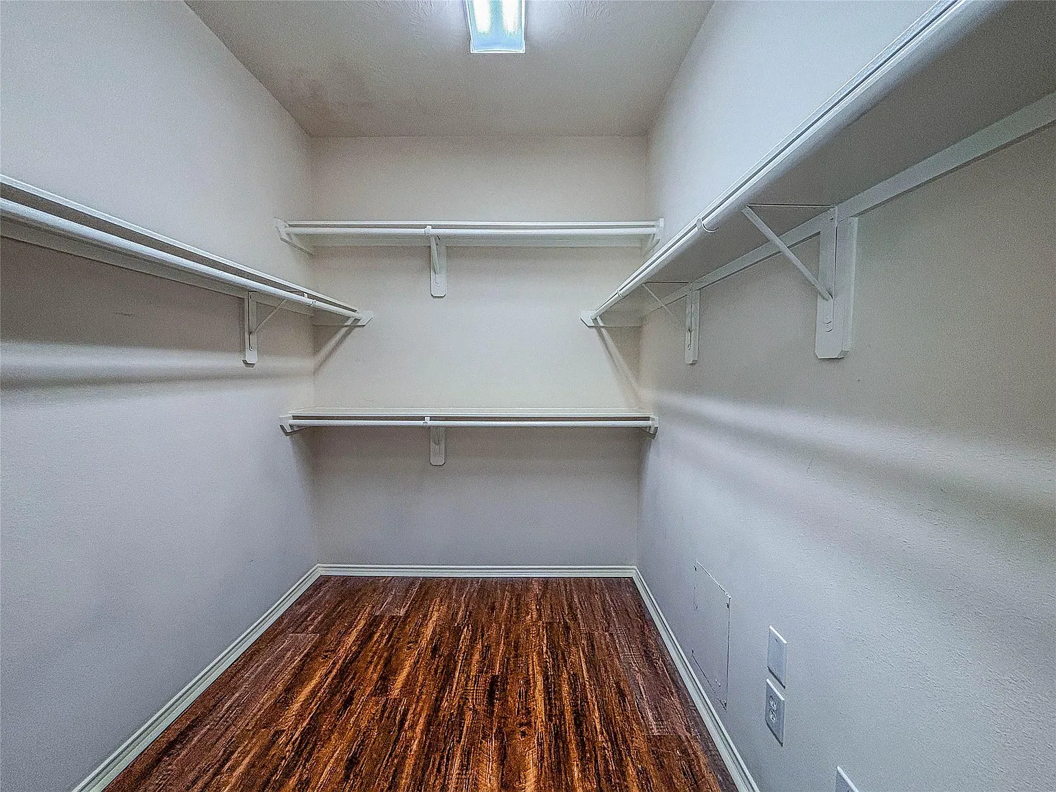 4 bed, 2.5 bath, 2510 sqft, $2,350 — Photo 4