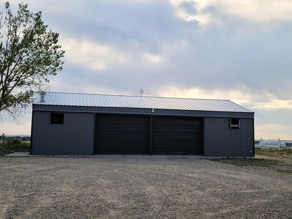 1600 Sq ft Heated and finished out building