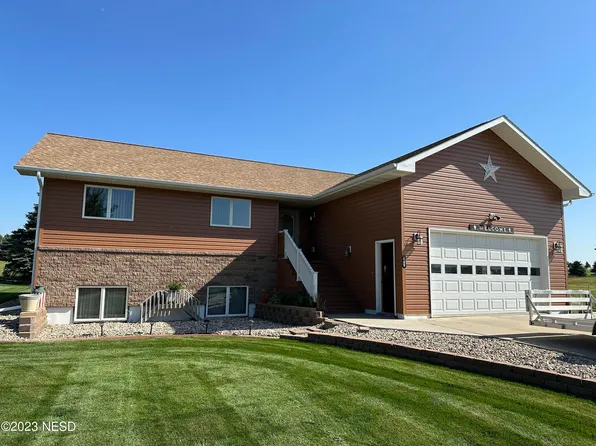 406 S 5th Ave, Castlewood, SD 57223