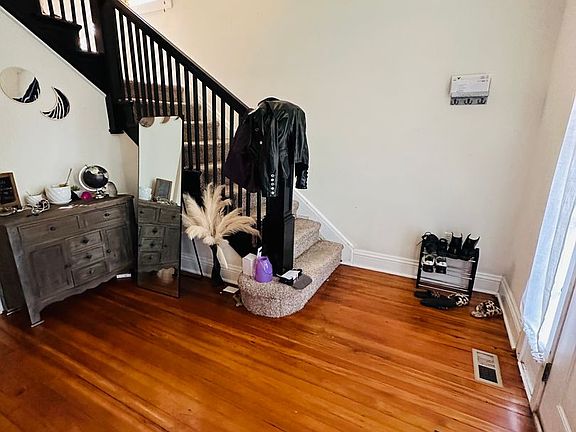 3rd image of 3417 Delaware Ave