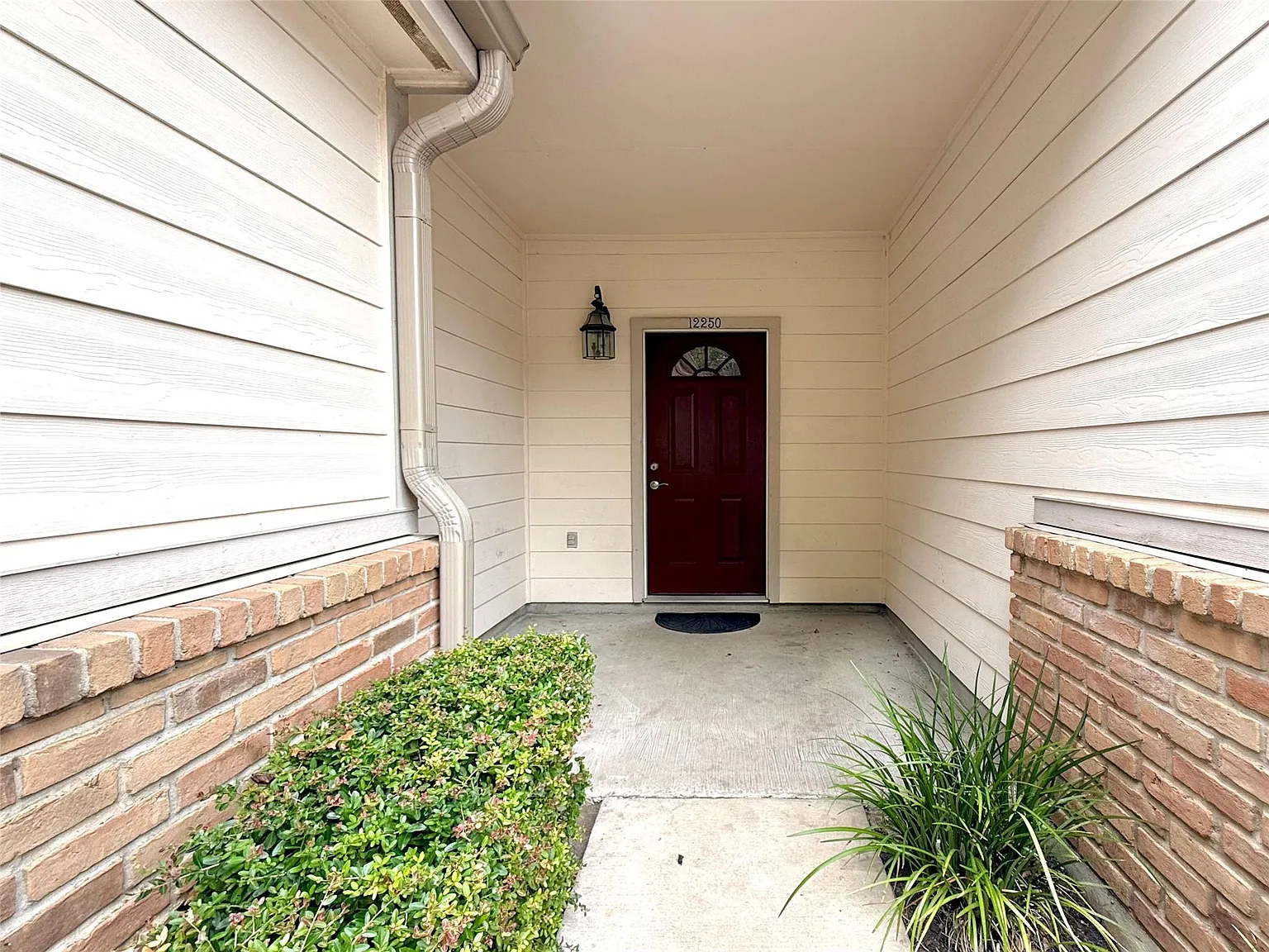 3 bed, 2.5 bath, 1749 sqft, $2,200 — Photo 3