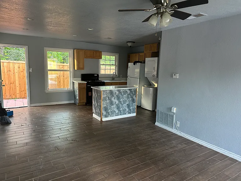 3911 Orlando Ct #1 — Photo 3