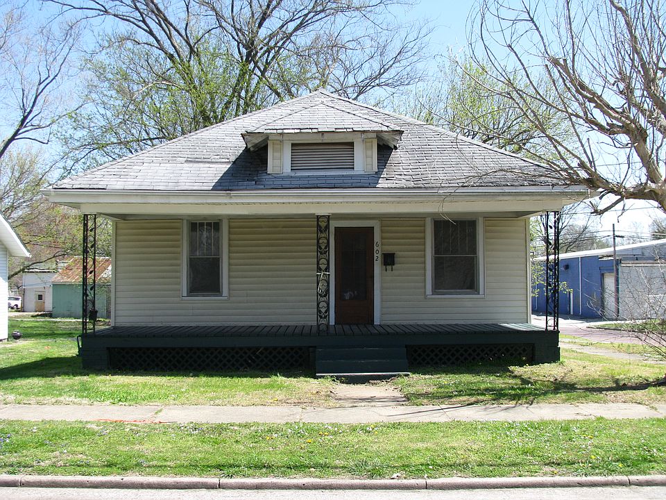 1st image of 602 N 15th St