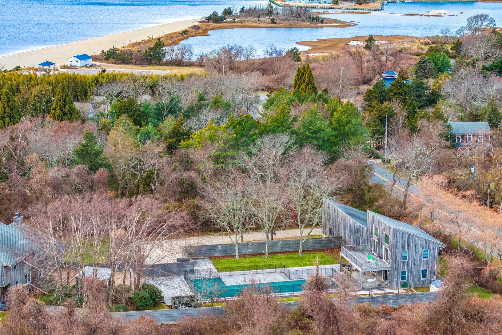  Close proximity to the Sea 