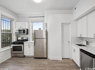 2335 W Superior St APT 2R, Chicago, IL 60612