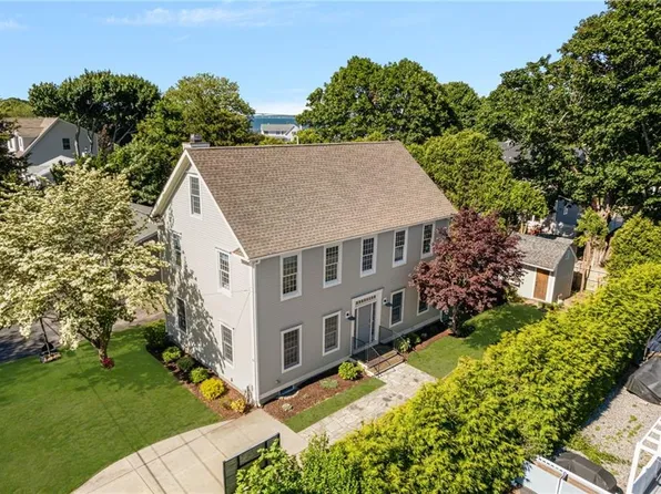 42 Camden Rd, Narragansett, RI 02882