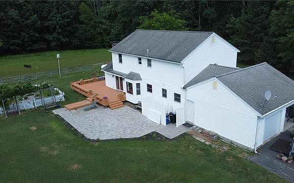 4th image of 510 Laurel Hill Rd
