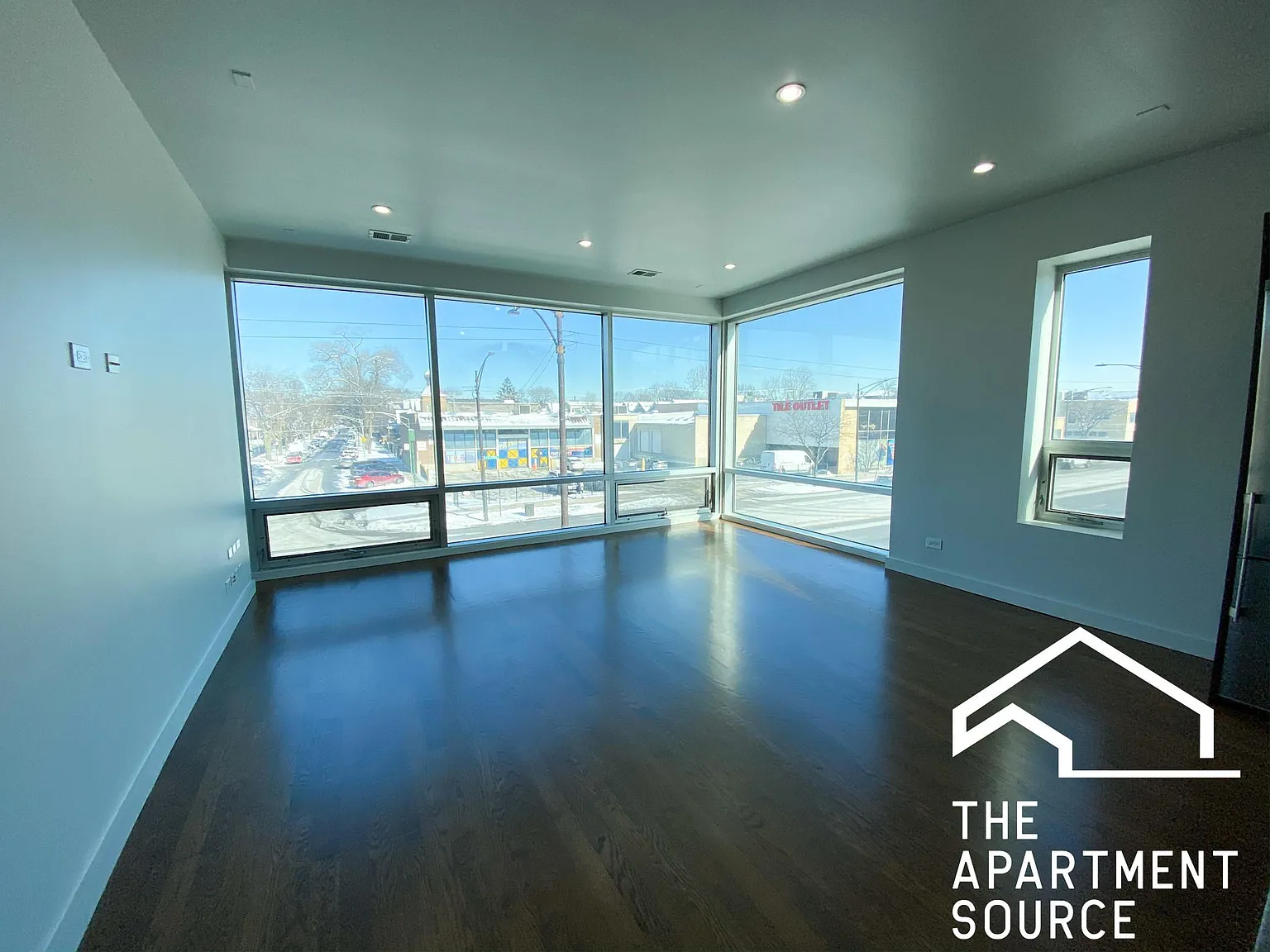 3 bed, 1400 sqft, $3,695 — Photo 3