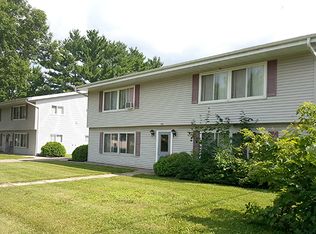 1046 8th St APT 3, Reedsburg, WI 53959