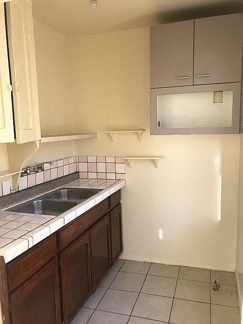 2nd image of 2620 Carleton Ave