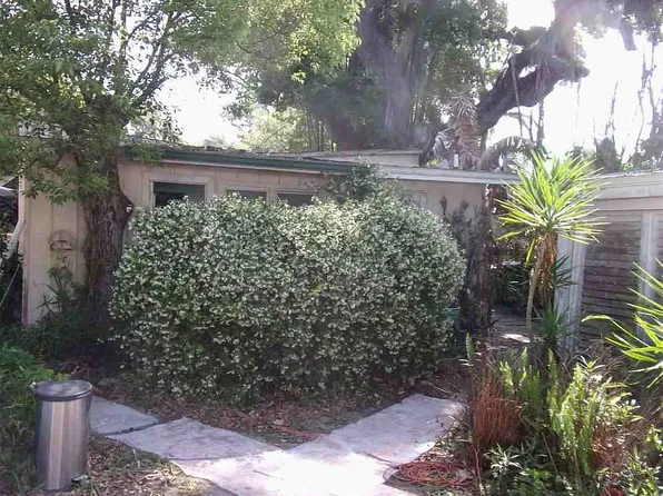 614 Ball St, New Smyrna Beach, FL 32168