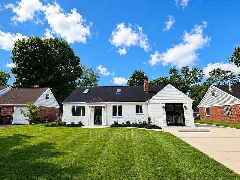 3 bed, 2.0 bath, 1524 sqft, $1,695 — Photo 2