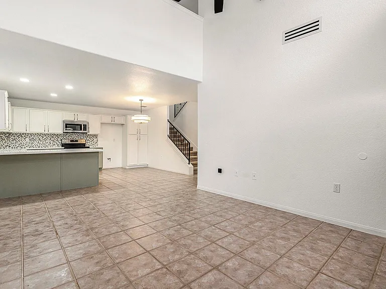 211 Hunt Rd #211 — Photo 5