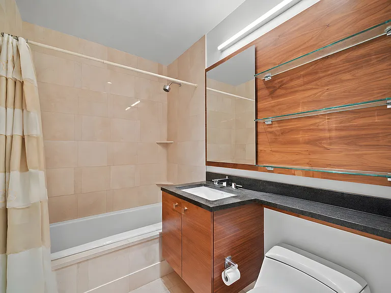 120 Riverside Blvd #3U — Photo 9