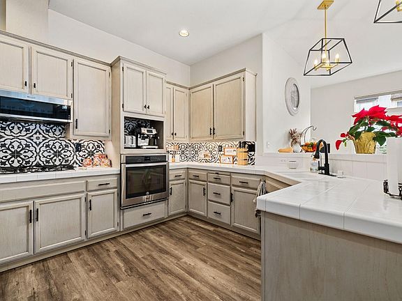 3rd image of 328 Breeden Street