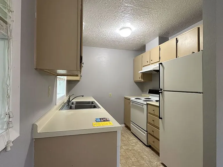 3027 D St NE — Photo 9
