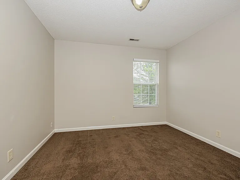 1936 Turnberry Ct — Photo 15