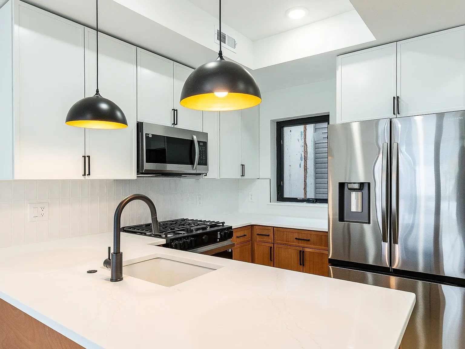 2 bed, 2.0 bath, 1118 sqft, $2,200 — Photo 4