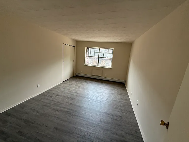 Brookdale Apartments — Photo 4