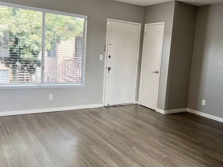 Stonegate Manor — Photo 15