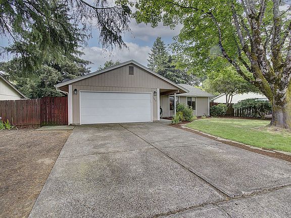 3rd image of 15017 SE Meadow Park Dr