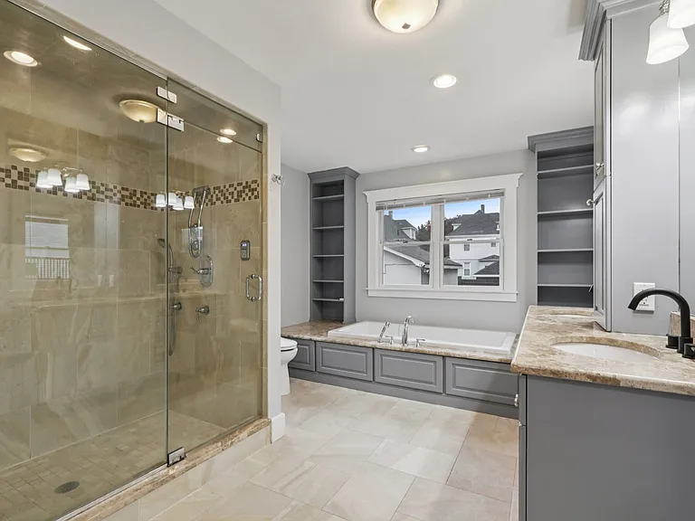 56 Gordon St — Photo 11