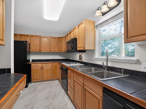 3rd image of 2113 Rabb Rd