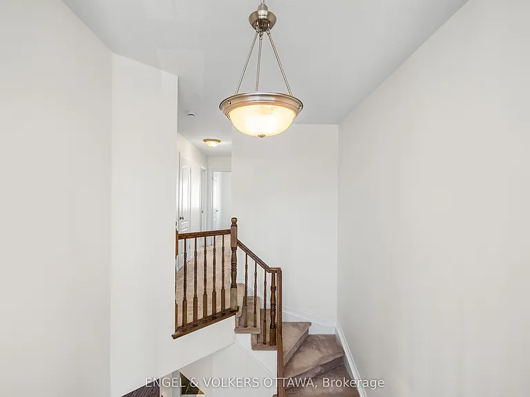 729 Nakina Way — Photo 35