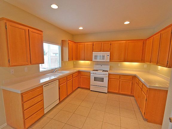 4th image of 29131 Derby Dr