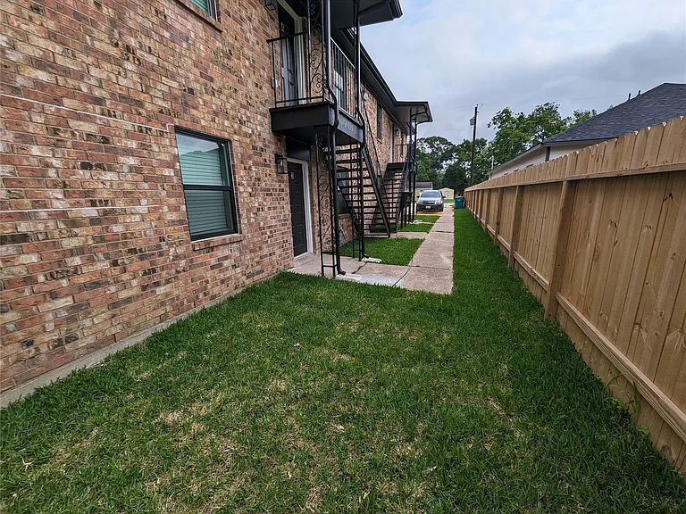 2015 Rosalee St #4 — Photo 19