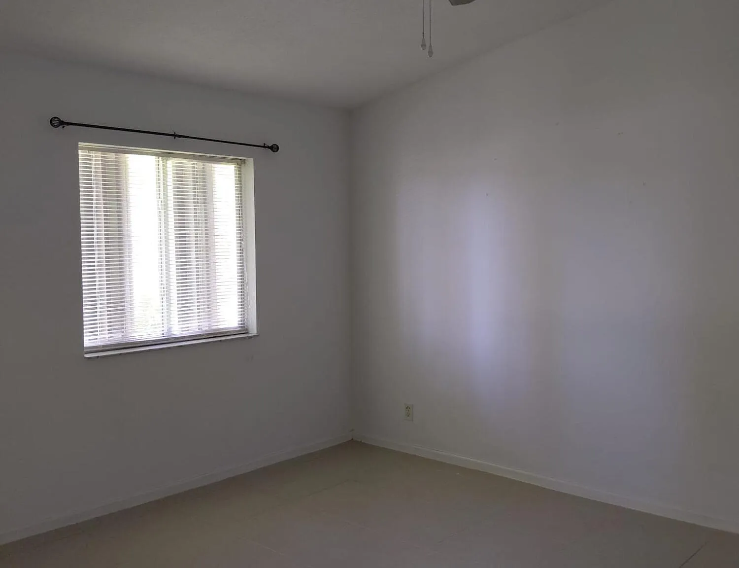 3 bed, 2.0 bath, 1080 sqft, $2,100 — Photo 3