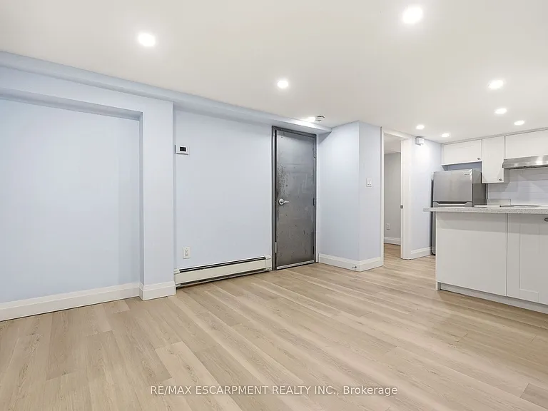 152 Sanford Ave S #LOWER — Photo 8