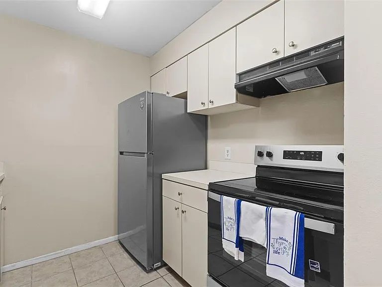 14419 Hanging Moss Cir #101 — Photo 10