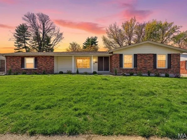 11146 Crickett Hill Dr, Saint Louis, MO 63146