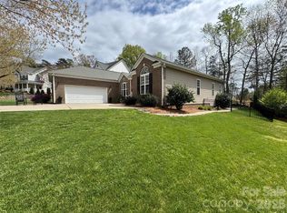 110 Burtons Barn Rd, Mooresville, NC 28115